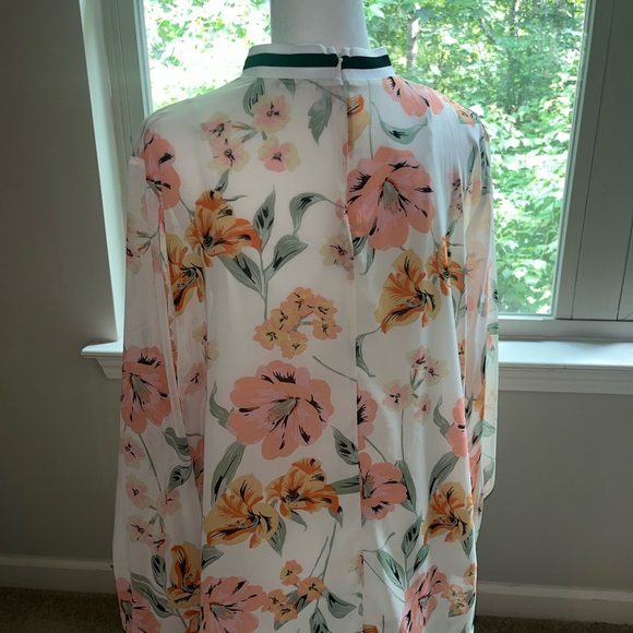 Cato Floral Blouse with Peach and Green Hues - Picture 2 of 3